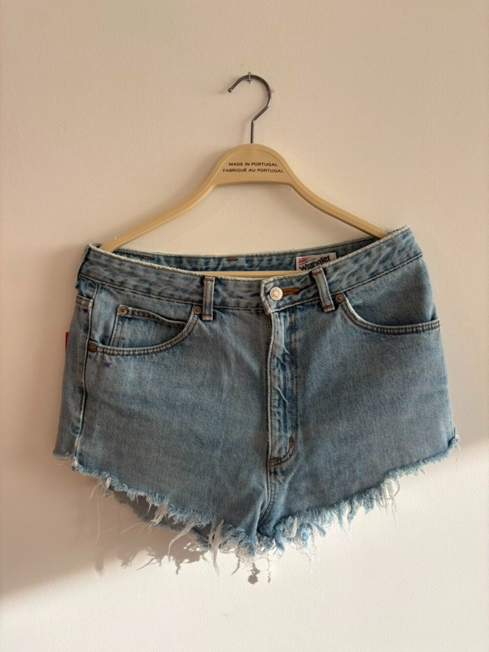 Wrangler Vintage Light Wash Denim Cutoff Shorts | Size 27